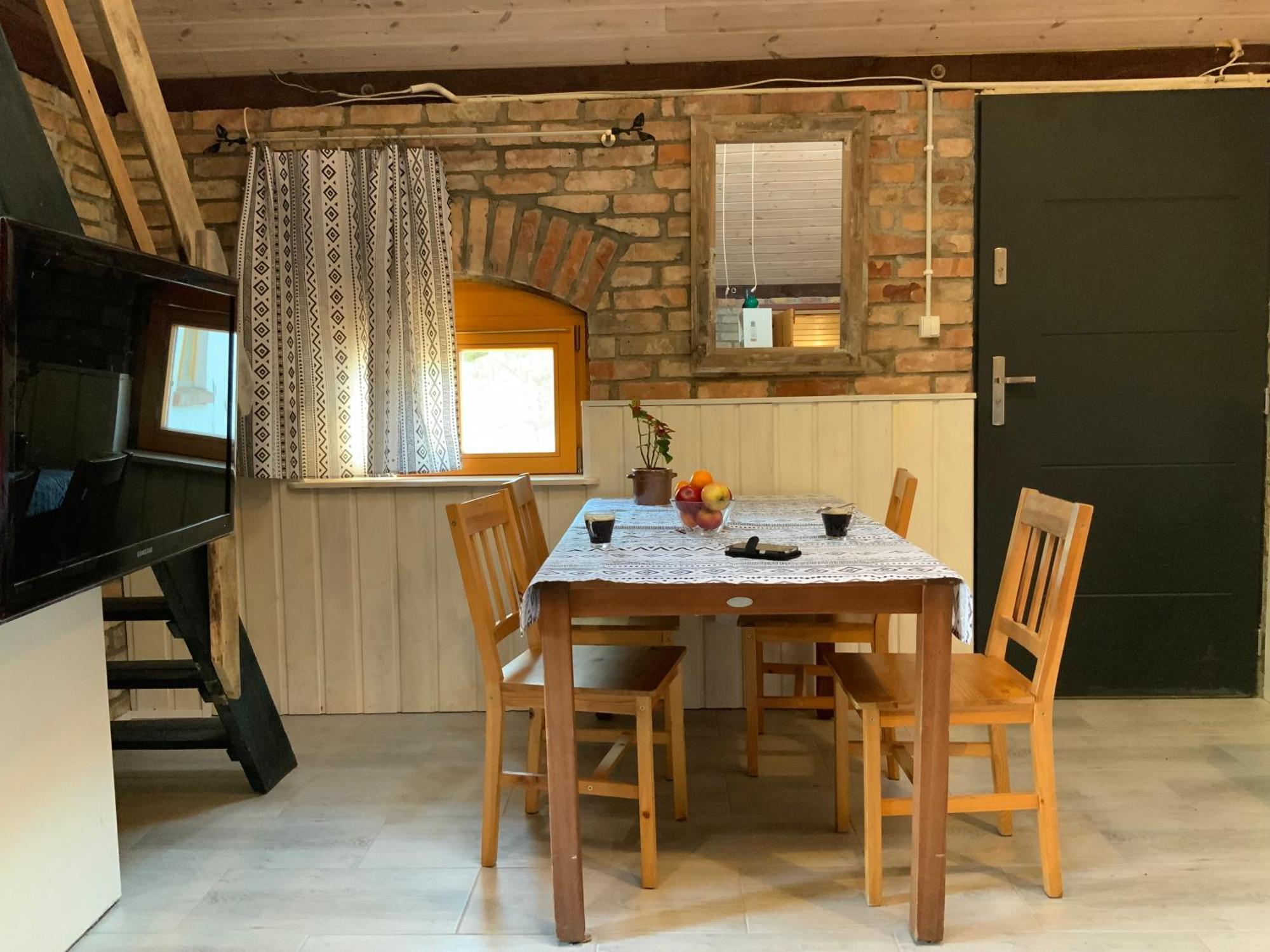 Dworek Swidwie, Gorny Apartament & Harcowka Tanowo Exteriör bild